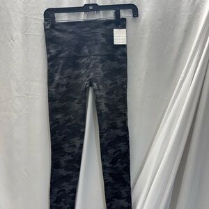 High-Waist Black Camo Leggings for Women